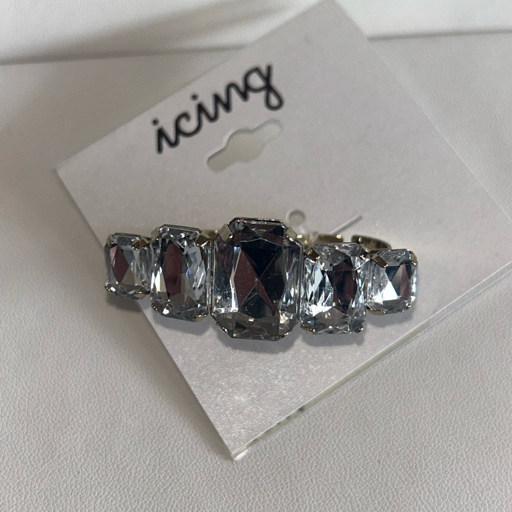 Icing Silver Tone & Glass Rhinestone Two Finger Ring NWT - Picture 2 of 3
